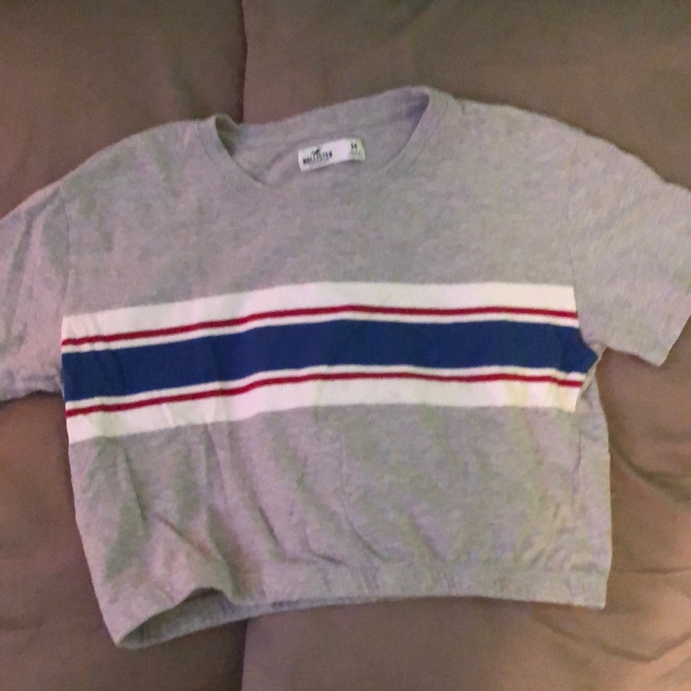 Grey t-shirt